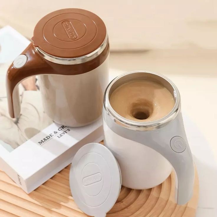 Self stirring mug